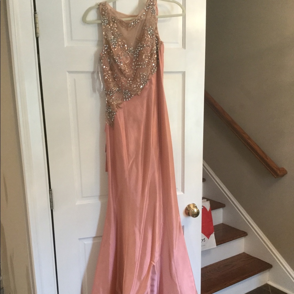 Brand new Mac Duggal gown